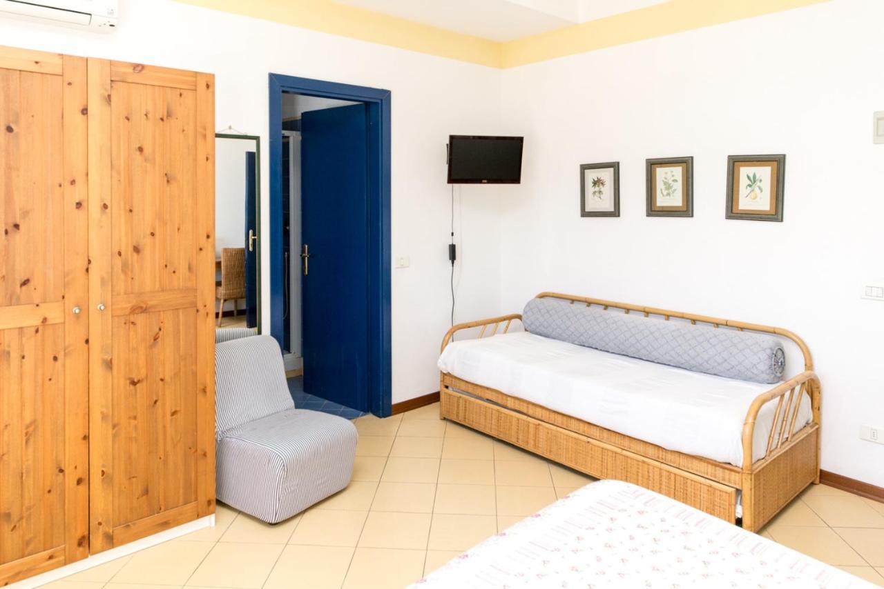 Hotel Sette Archi Bocca di Magra Szoba fotó