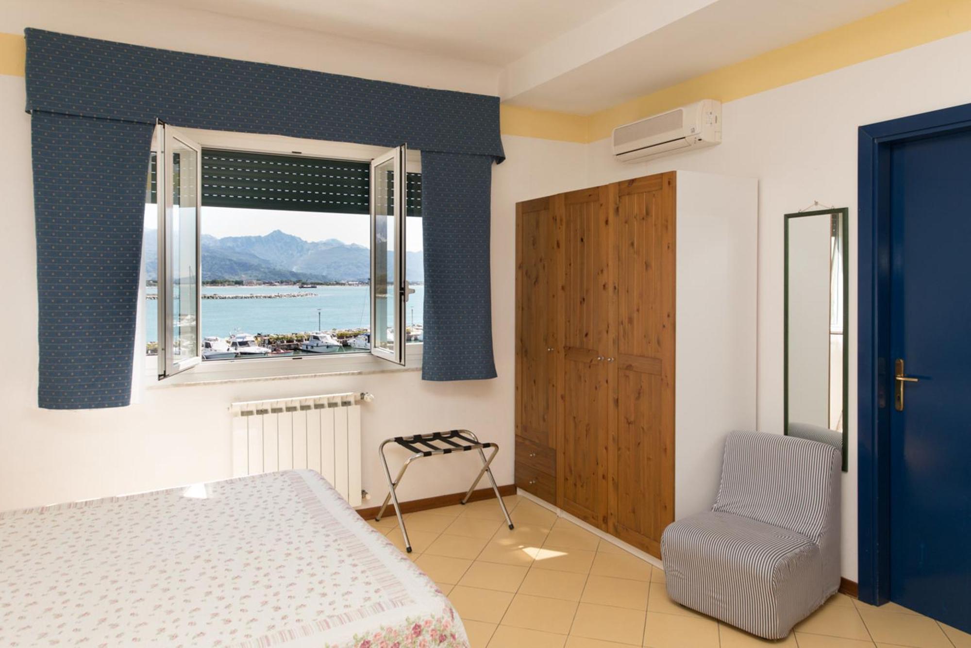 Hotel Sette Archi Bocca di Magra Szoba fotó